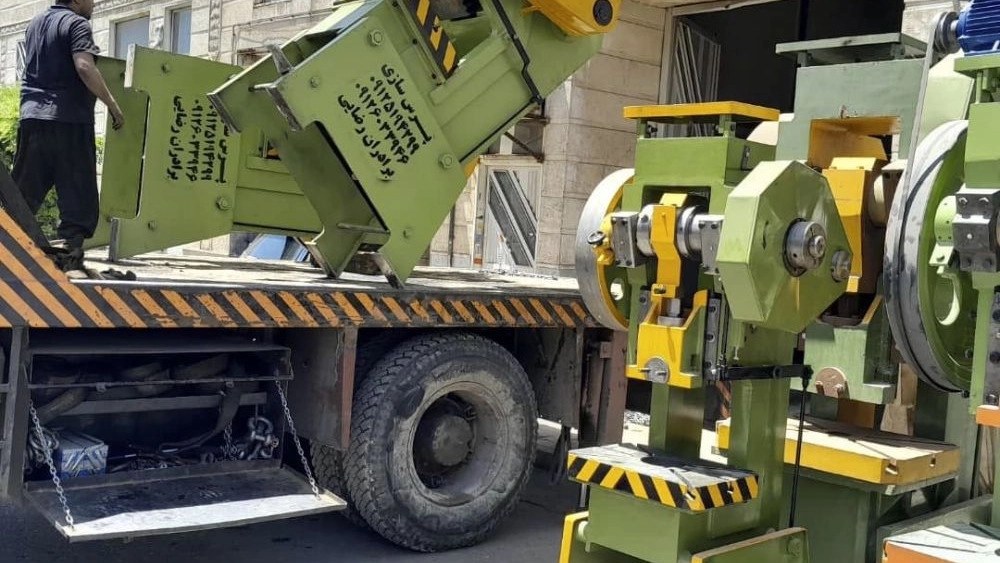 بارگیری و ارسال ۲دستگاه پرس ۶۳تن سفارشی ساز برادران رضایی