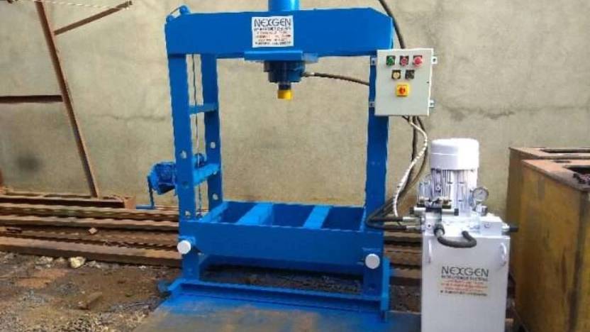 پرس هیدرولیک 10، 20 و 30 تن پرس هیدرولیک 10، 20 و 30 تن